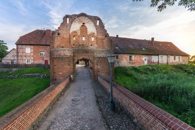 Höhenburg, unteres Tor, Burg Stargard